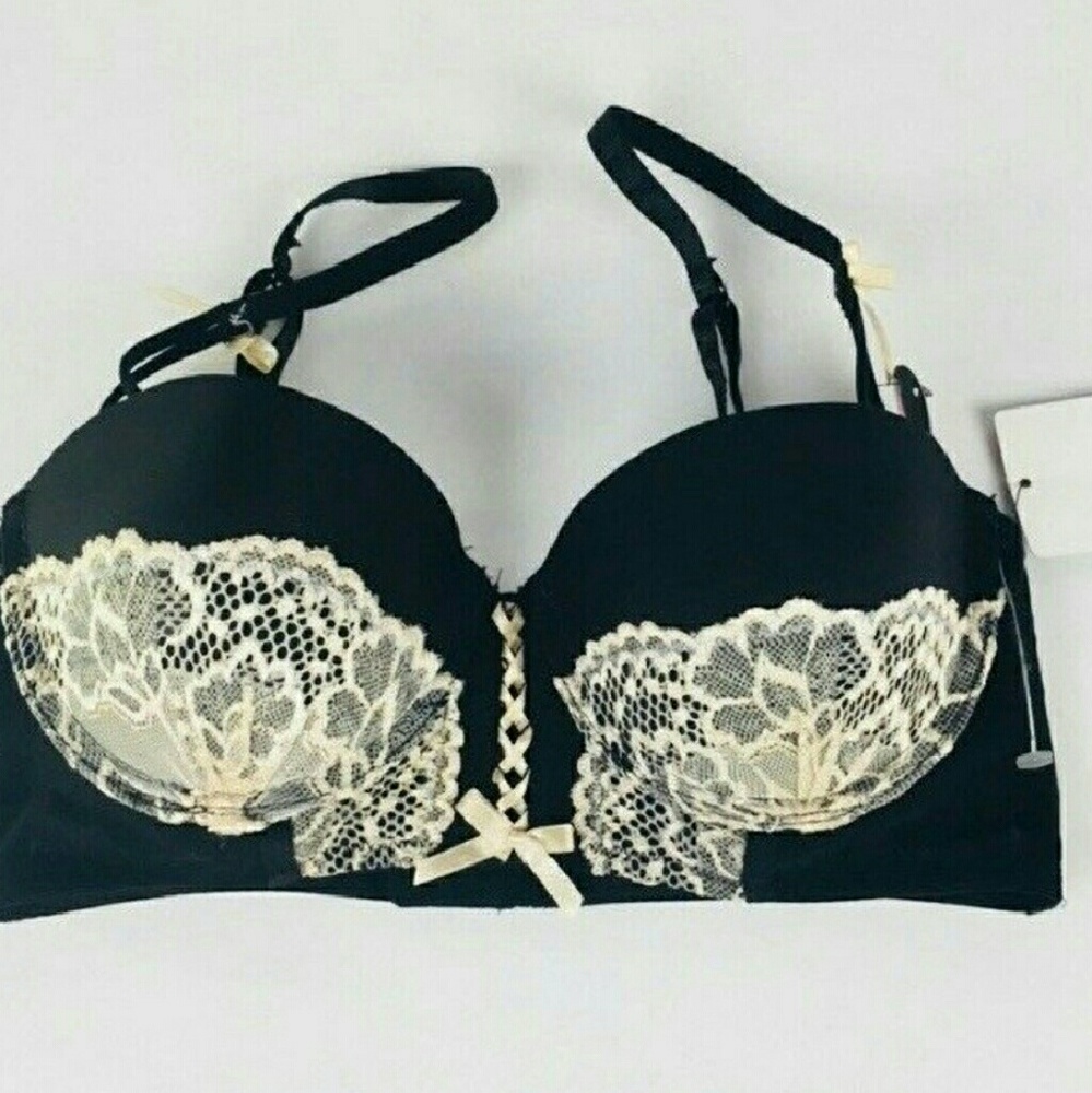Black pushup bra